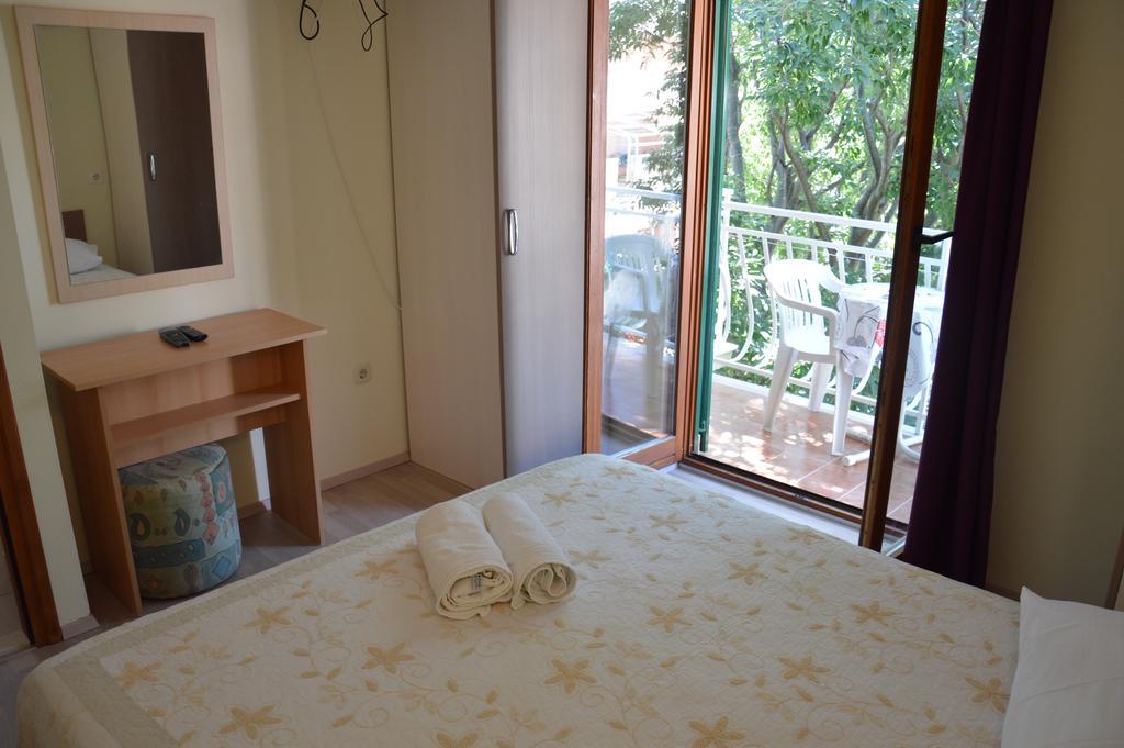 Apartmani Roko Drvenik  Ngoại thất bức ảnh