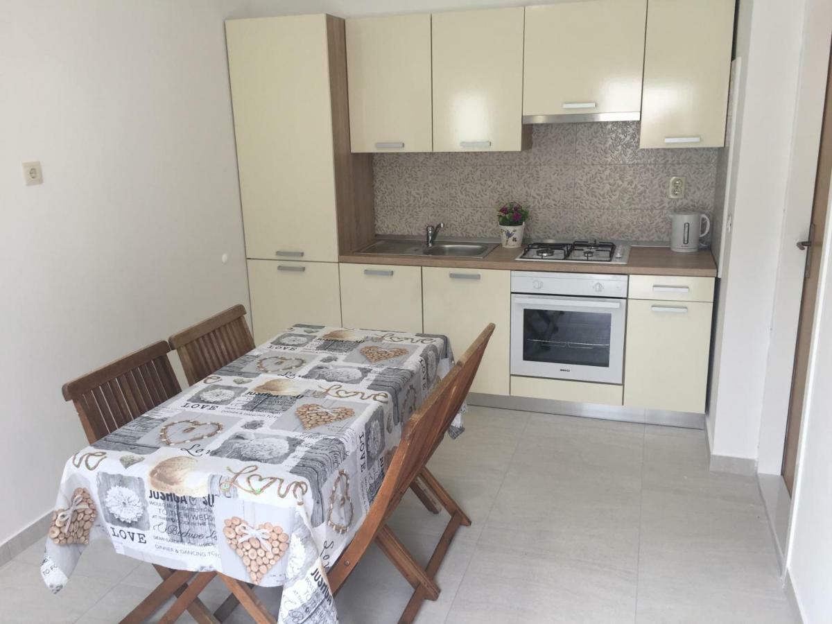 Apartmani Roko Drvenik  Ngoại thất bức ảnh