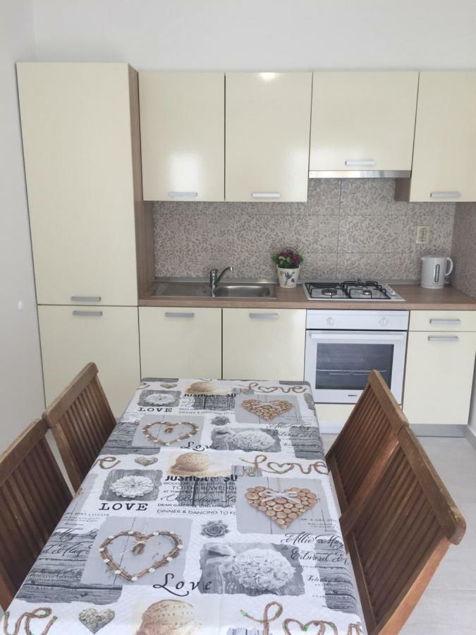 Apartmani Roko Drvenik  Ngoại thất bức ảnh