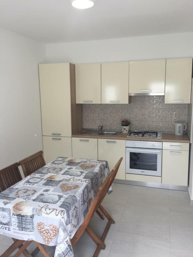 Apartmani Roko Drvenik  Ngoại thất bức ảnh