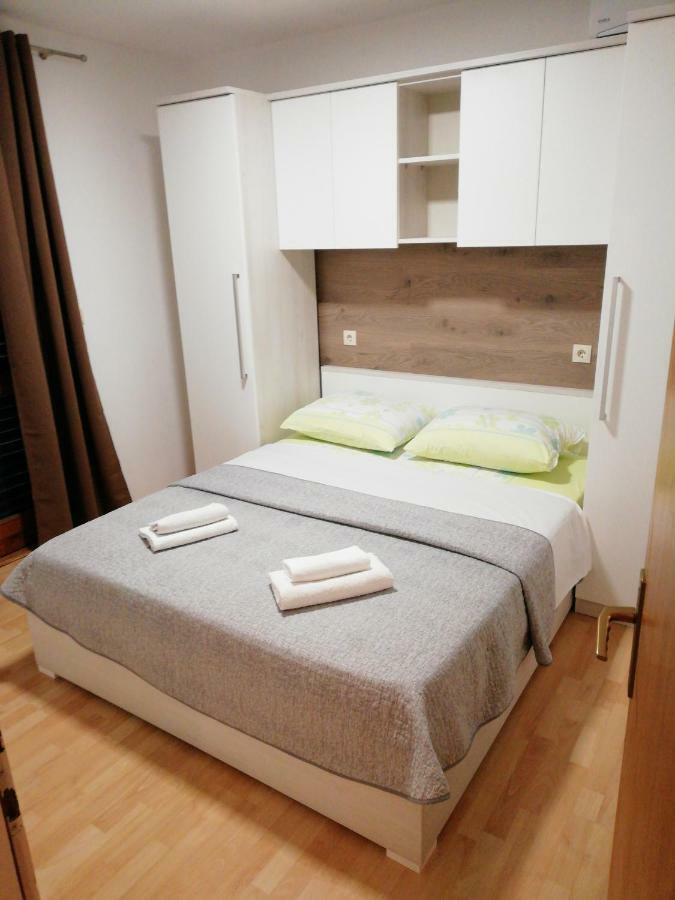 Apartmani Roko Drvenik  Ngoại thất bức ảnh