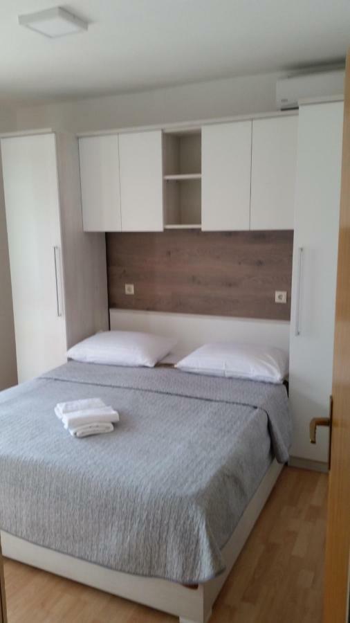 Apartmani Roko Drvenik  Ngoại thất bức ảnh