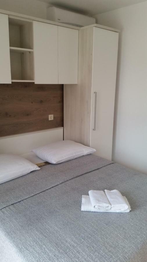 Apartmani Roko Drvenik  Ngoại thất bức ảnh